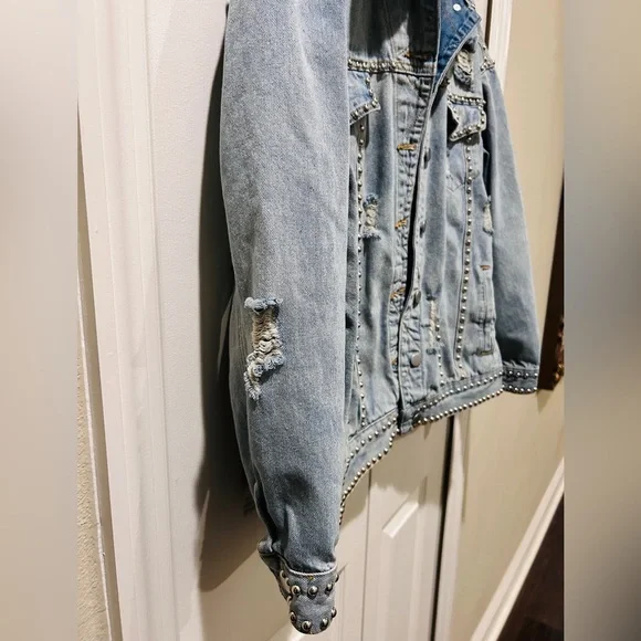 POL Studded Distressed Denim Jacket | Boho at Dawn | Size Small 🌅 - Picture 7 of 11